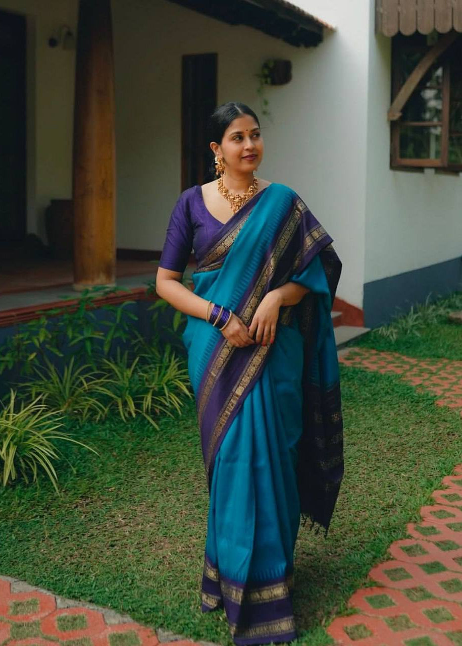 Stunning Navy Blue Jacquard Saree with Luxurious Rich Pallu