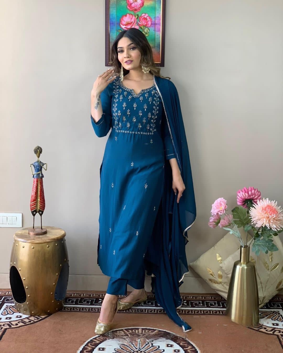 Kayra Gorgeous Essence of Traditional Charm Kurta Set