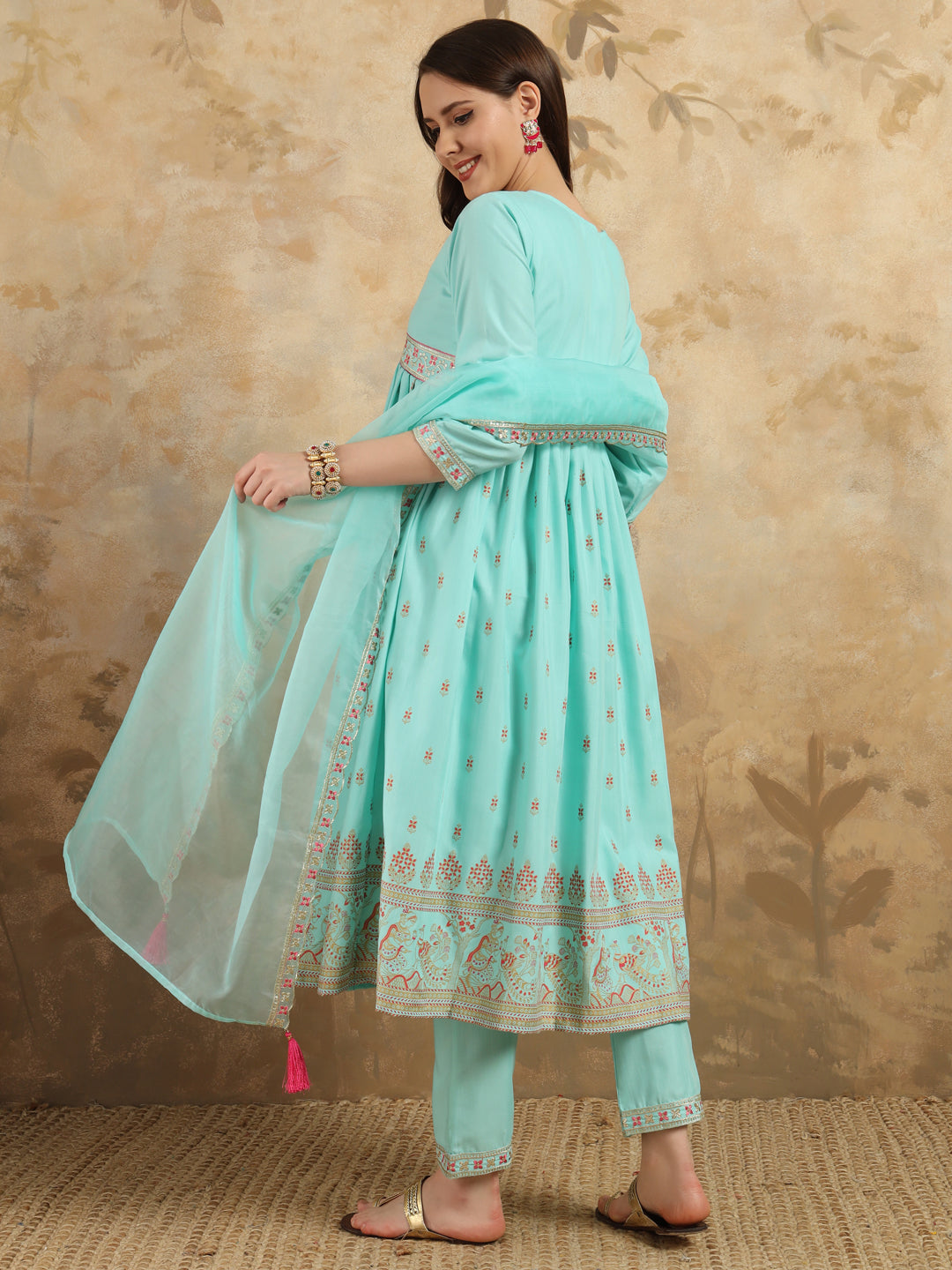 Manjari Fascinatingly Beautiful and Graceful Kurta Set