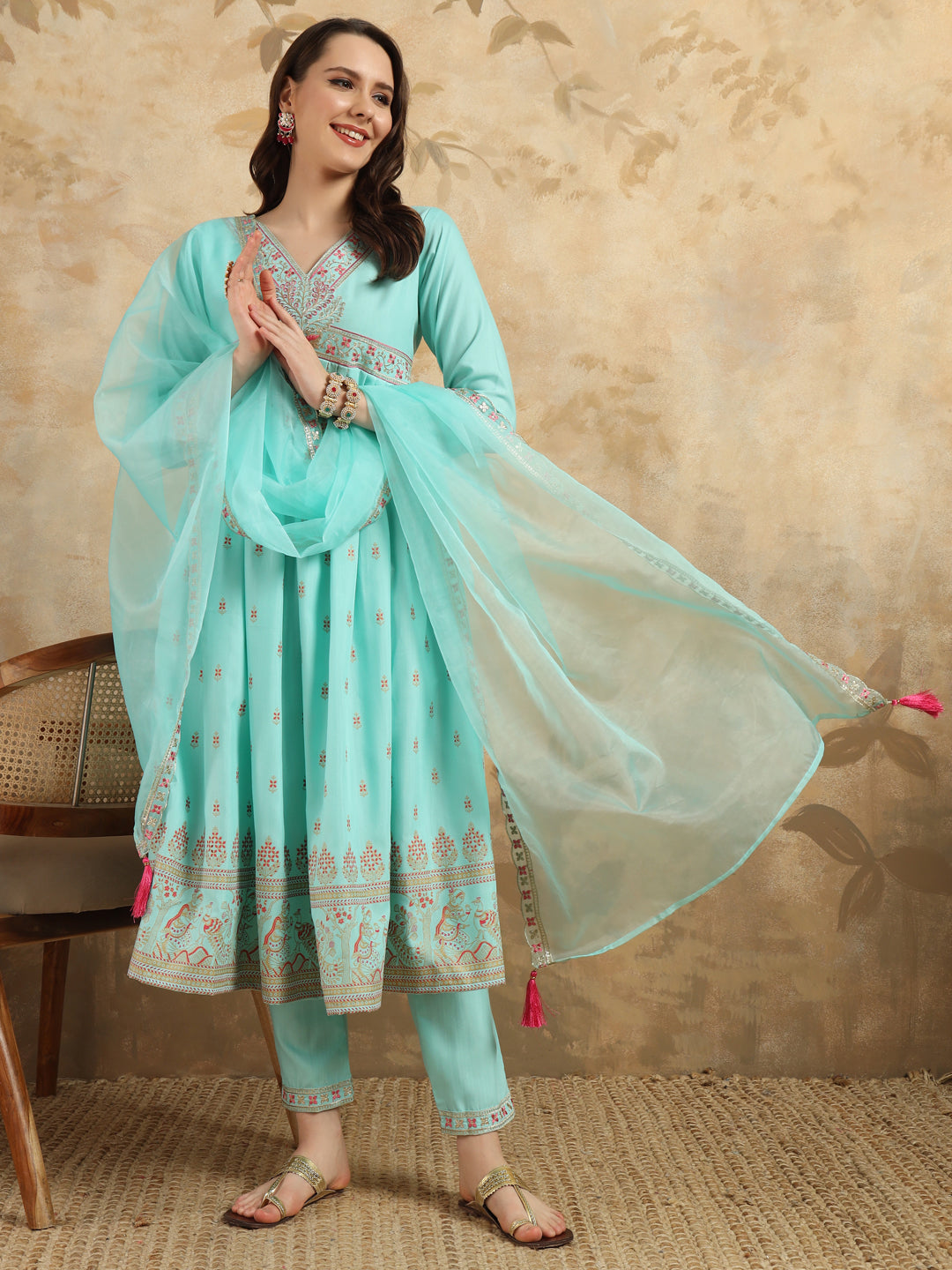 Manjari Fascinatingly Beautiful and Graceful Kurta Set