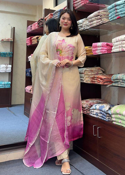 Naomika Desirable Fashion with Stunning Elegance Kurta Set