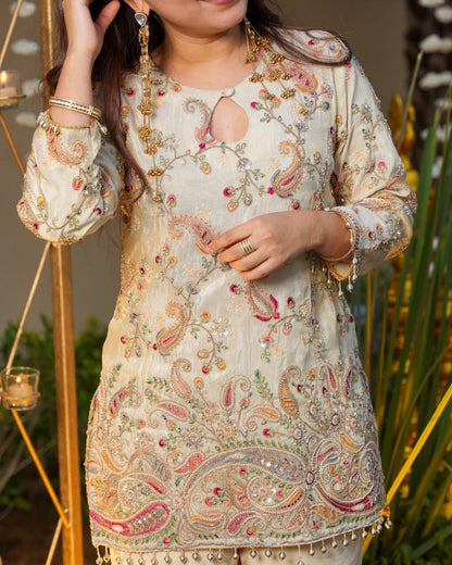 Zeenat White Multicolour Paisley Embroidered Kurti Set