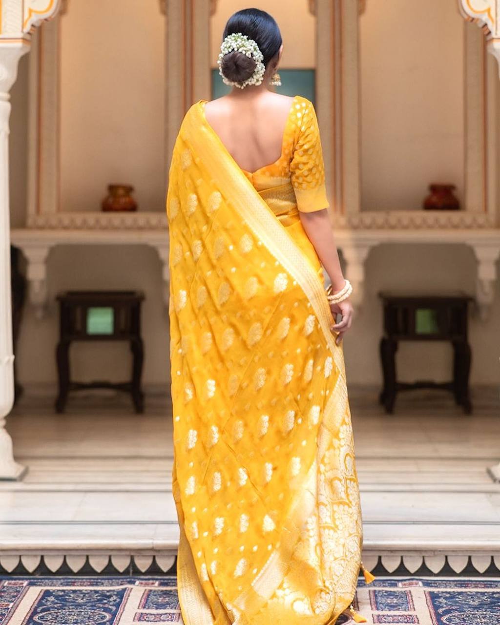Yellow Stylish Rich Pallu Saree Crafted with Fine Jacquard Work