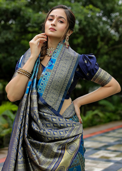 Royal Blue Traditional Motif Woven Silk Saree