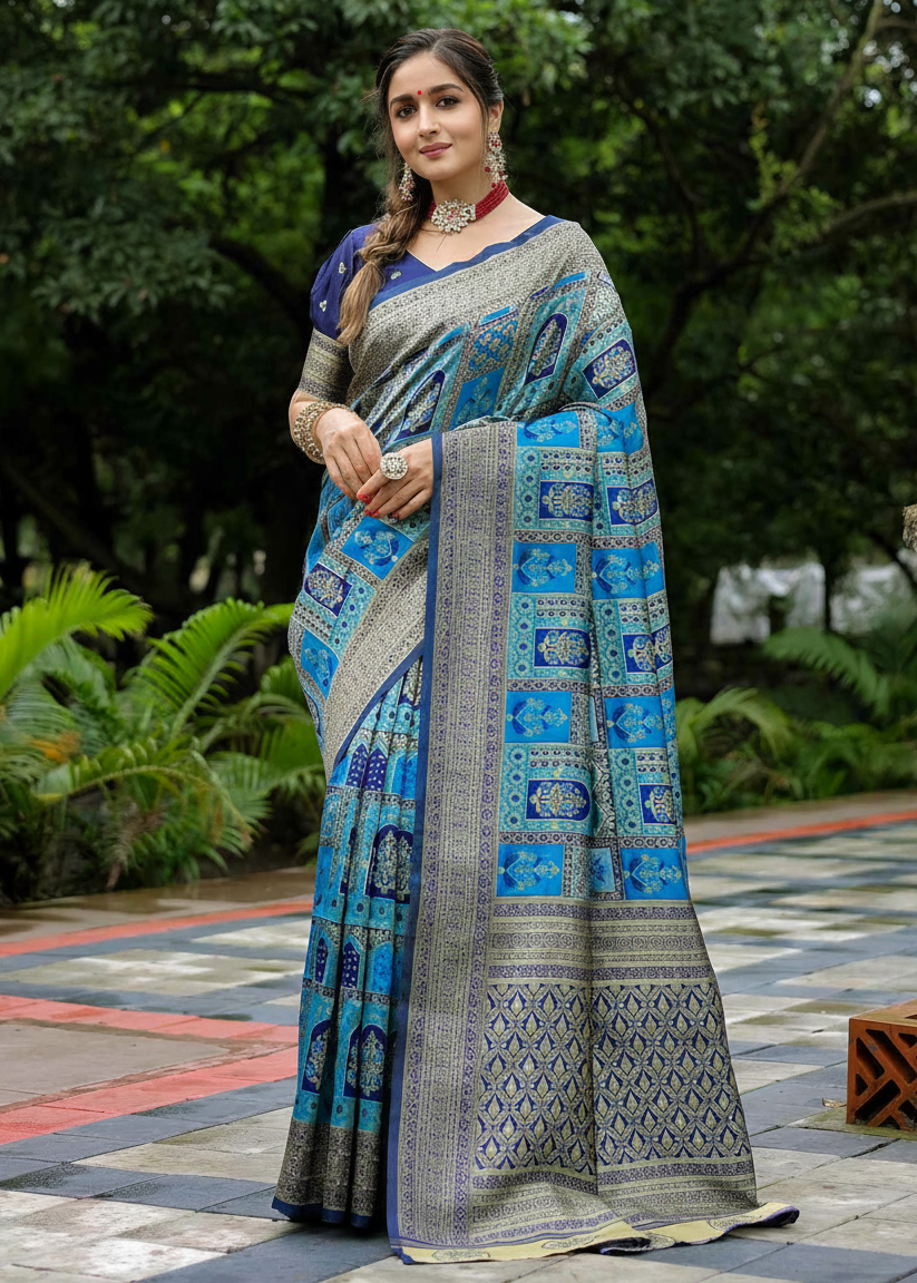 Royal Blue Traditional Motif Woven Silk Saree