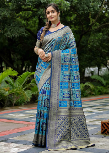 Royal Blue Traditional Motif Woven Silk Saree