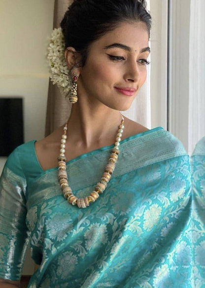 Graceful Turquoise Rich Pallu Saree with Exclusive Jacquard Work