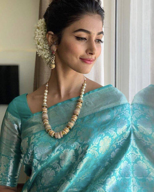 Graceful Turquoise Rich Pallu Saree with Exclusive Jacquard Work