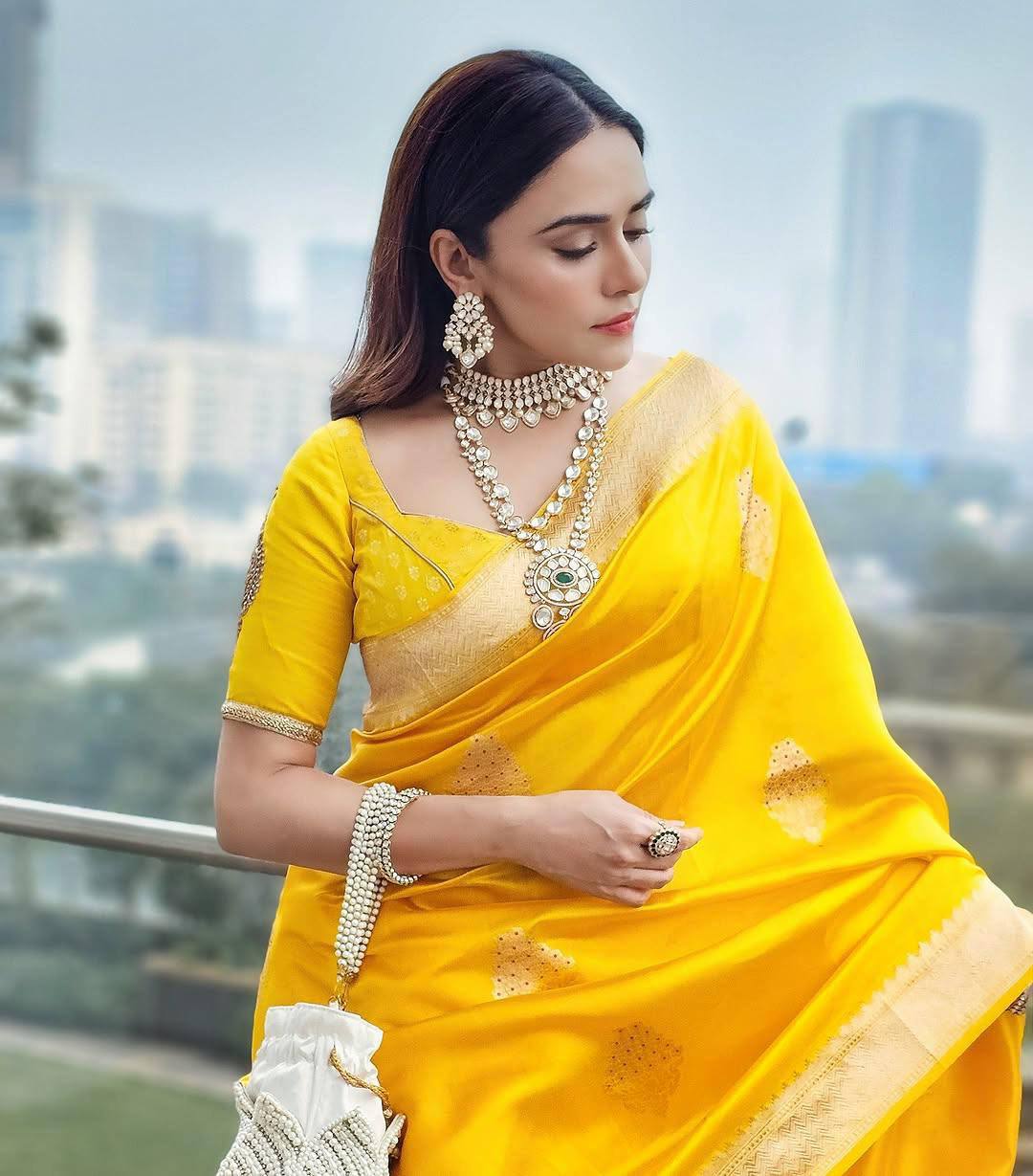 Sophisticated Yellow Rich Pallu Saree with Exclusive Jacquard Work