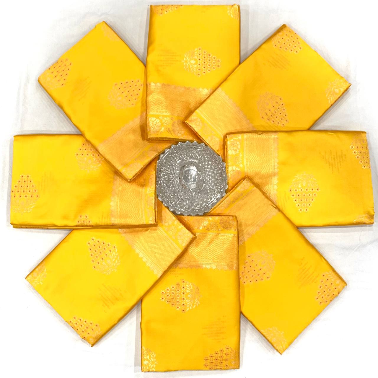 Sophisticated Yellow Rich Pallu Saree with Exclusive Jacquard Work