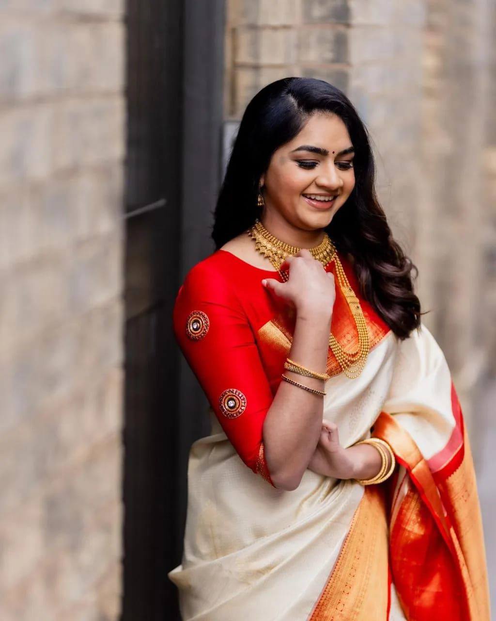 Exquisite Vanilla & Garnet Rich Pallu Saree with Exclusive Jacquard Work
