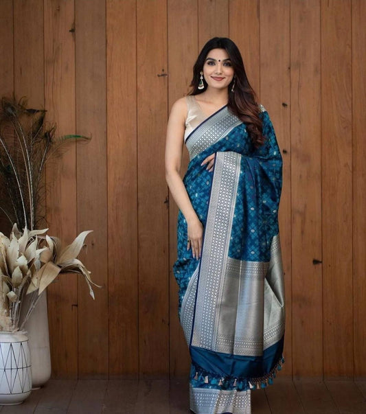 Elegant Blue Rich Pallu Saree with Exclusive Jacquard Work