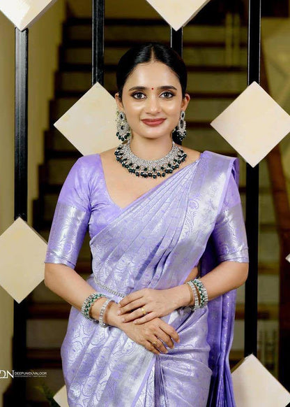 Beautiful Purple Rich Pallu Saree with All-Over Jacquard Work