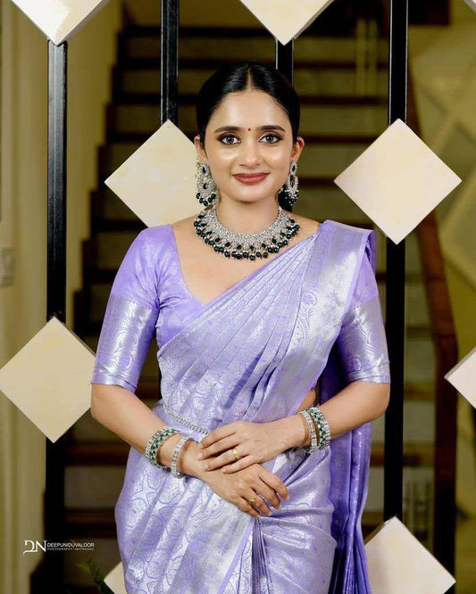 Beautiful Purple Rich Pallu Saree with All-Over Jacquard Work