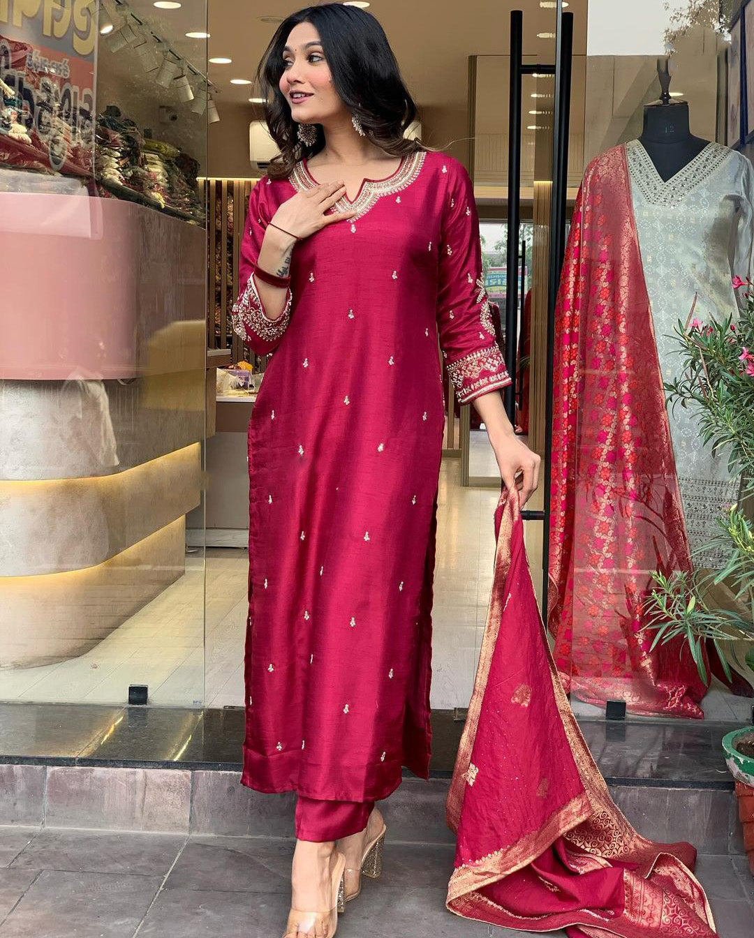 Aashii-Rani Magnificent Glow with a Touch of Grace Kurta Set