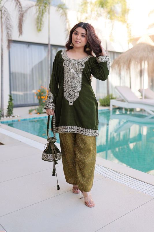 Mehendi Green Embroidered Velvet Kurta Pant with Potli Bag