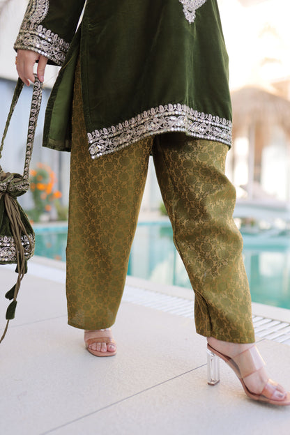 Mehendi Green Embroidered Velvet Kurta Pant with Potli Bag