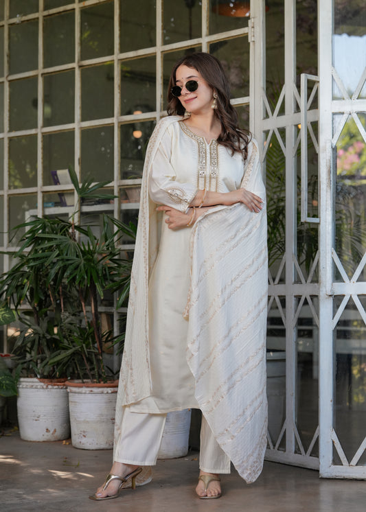 White Dreams Luxe Kurta Set