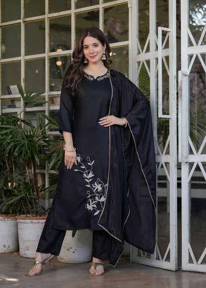 Black Radiance Kurta Set