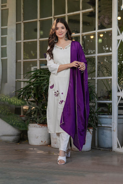 Vasudha White Viscose Rayon Floral Embroidered Kurta Set