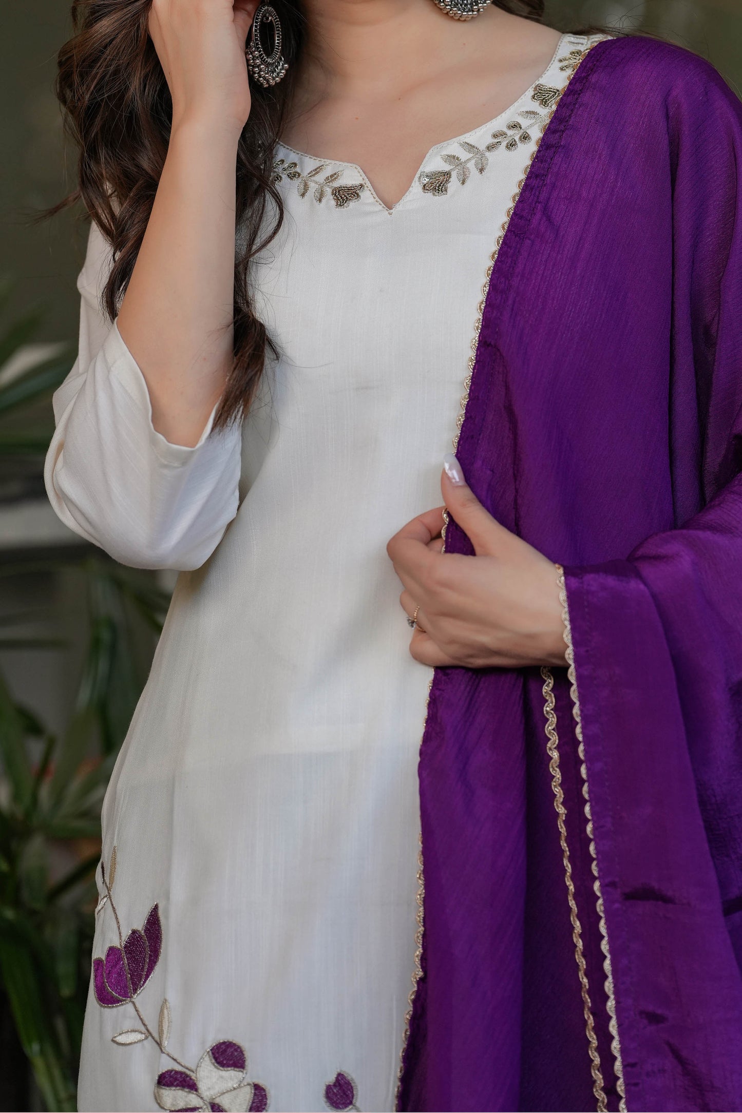 Vasudha White Viscose Rayon Floral Embroidered Kurta Set