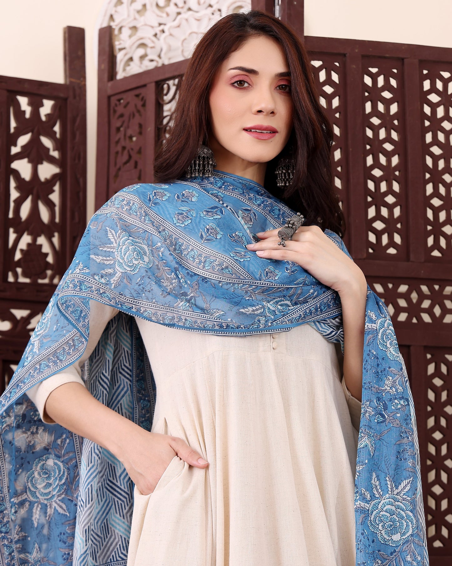 Saadhvi Ivory Plain Flared Suit Set