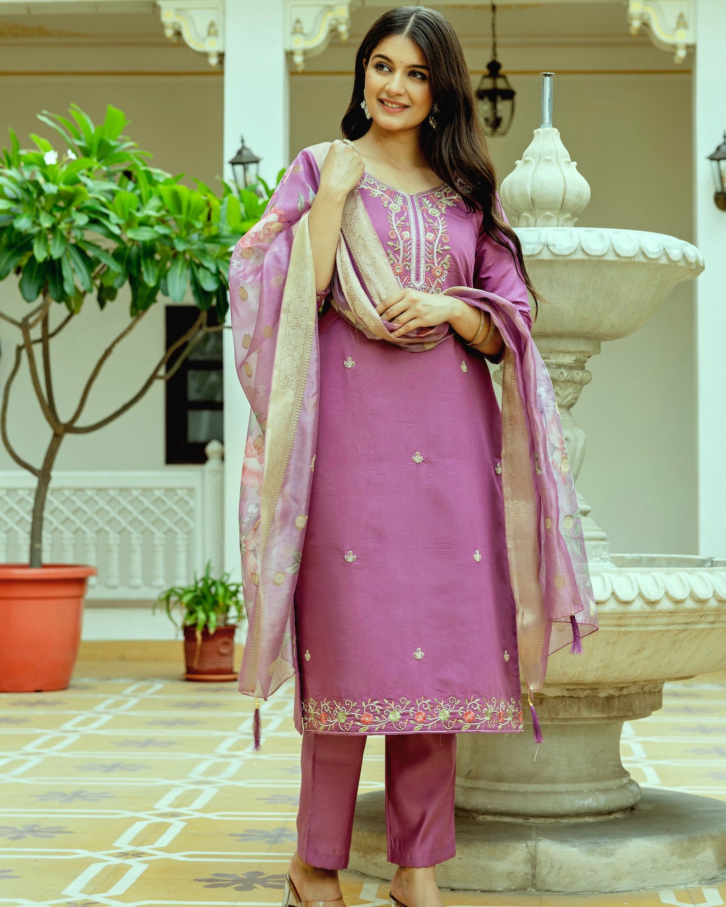 Noorani Mauve Pink Bead & Resham Embroidered Kurta Set