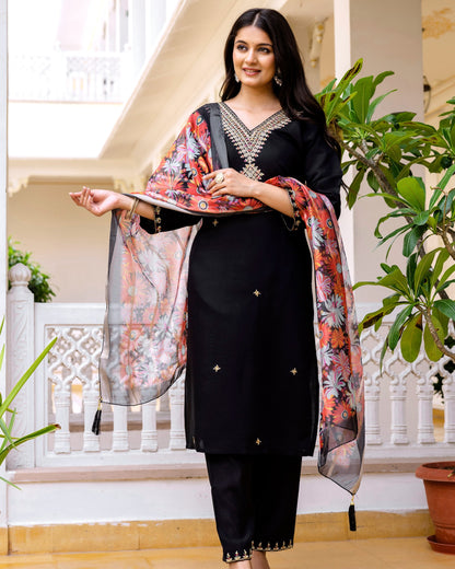 Zara Noir Black Gold Zardozi & Buti Embroidered Kurta Set