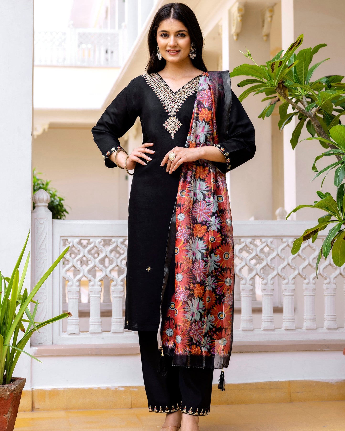 Zara Noir Black Gold Zardozi & Buti Embroidered Kurta Set