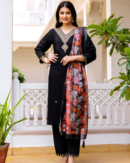 Zara Noir Black Gold Zardozi & Buti Embroidered Kurta Set