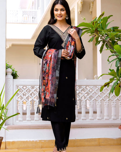 Zara Noir Black Gold Zardozi & Buti Embroidered Kurta Set