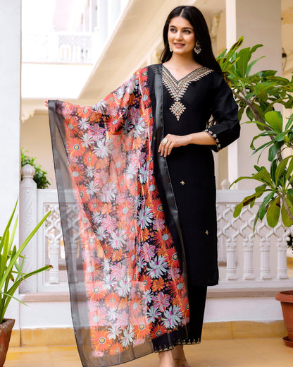 Zara Noir Black Gold Zardozi & Buti Embroidered Kurta Set