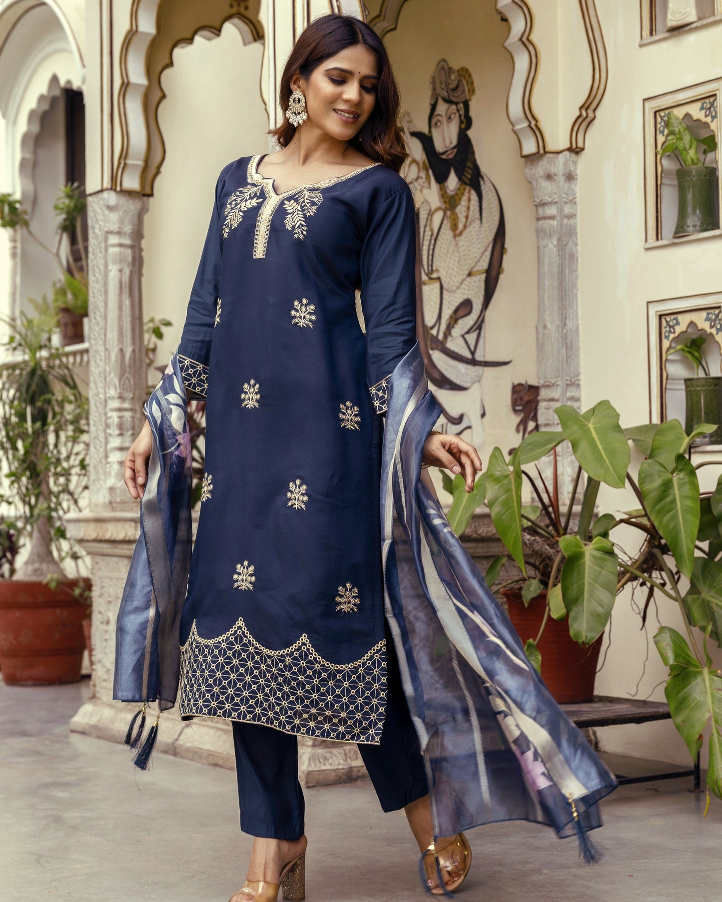 Nisha Navy Blue Gold Zardozi Botanical Embroidered Kurta Set