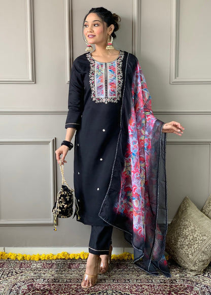 BLACK RAYON SLUB EMBROIDERED KURTA SET