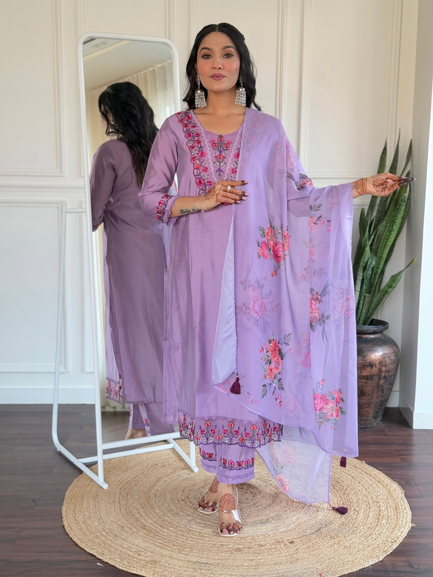 LAVENDER BSY VISCOSE EMBROIDERED KURTA PANT DUPATTA