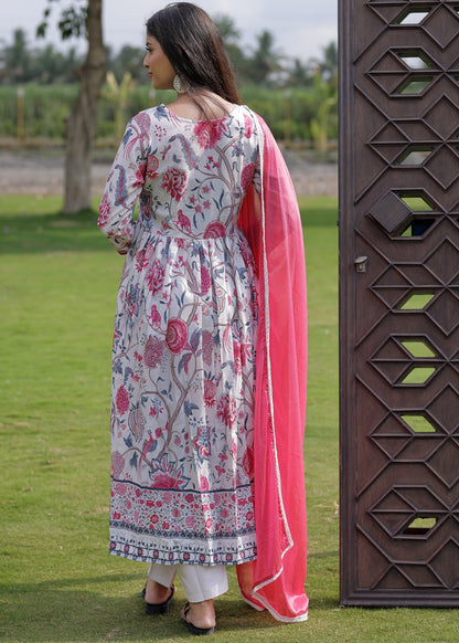 Cream Floral Stunning Kurta Set