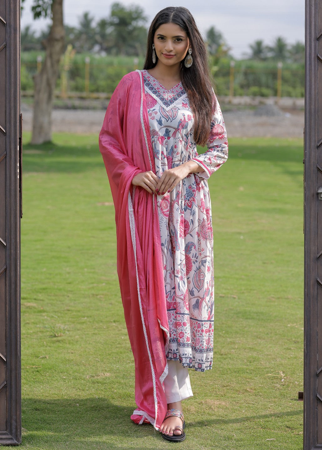Cream Floral Stunning Kurta Set